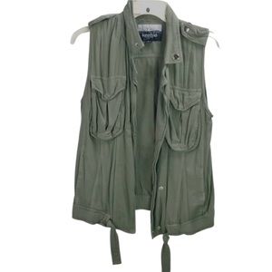 3/$15 Kensie Cargo Vest